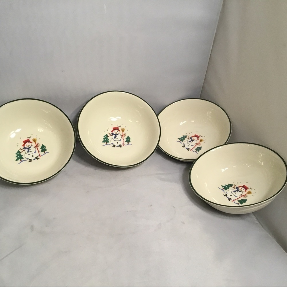 𝅺pfaltzgraff SNOW VILLAGE‎ 4 CEREAL BOWL